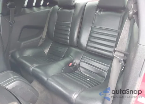 2013 Ford Mustang V6 z USA, uszkodzony, nr VIN 1ZVBP8AM4D5228738